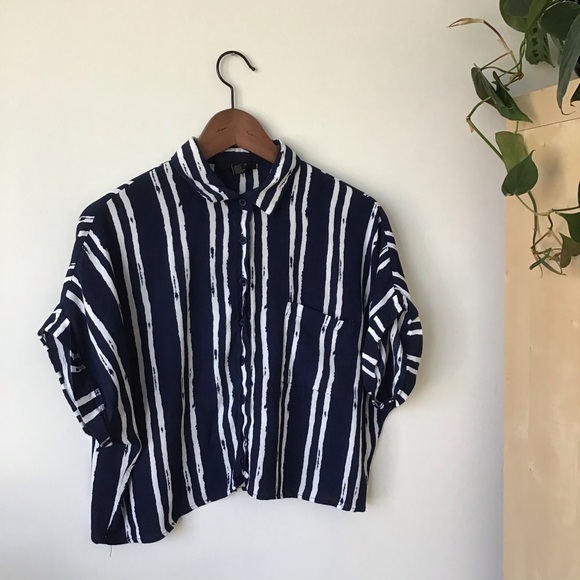Cropped, Boxy Navy and White Button Down Shirt - Picture 1 of 3